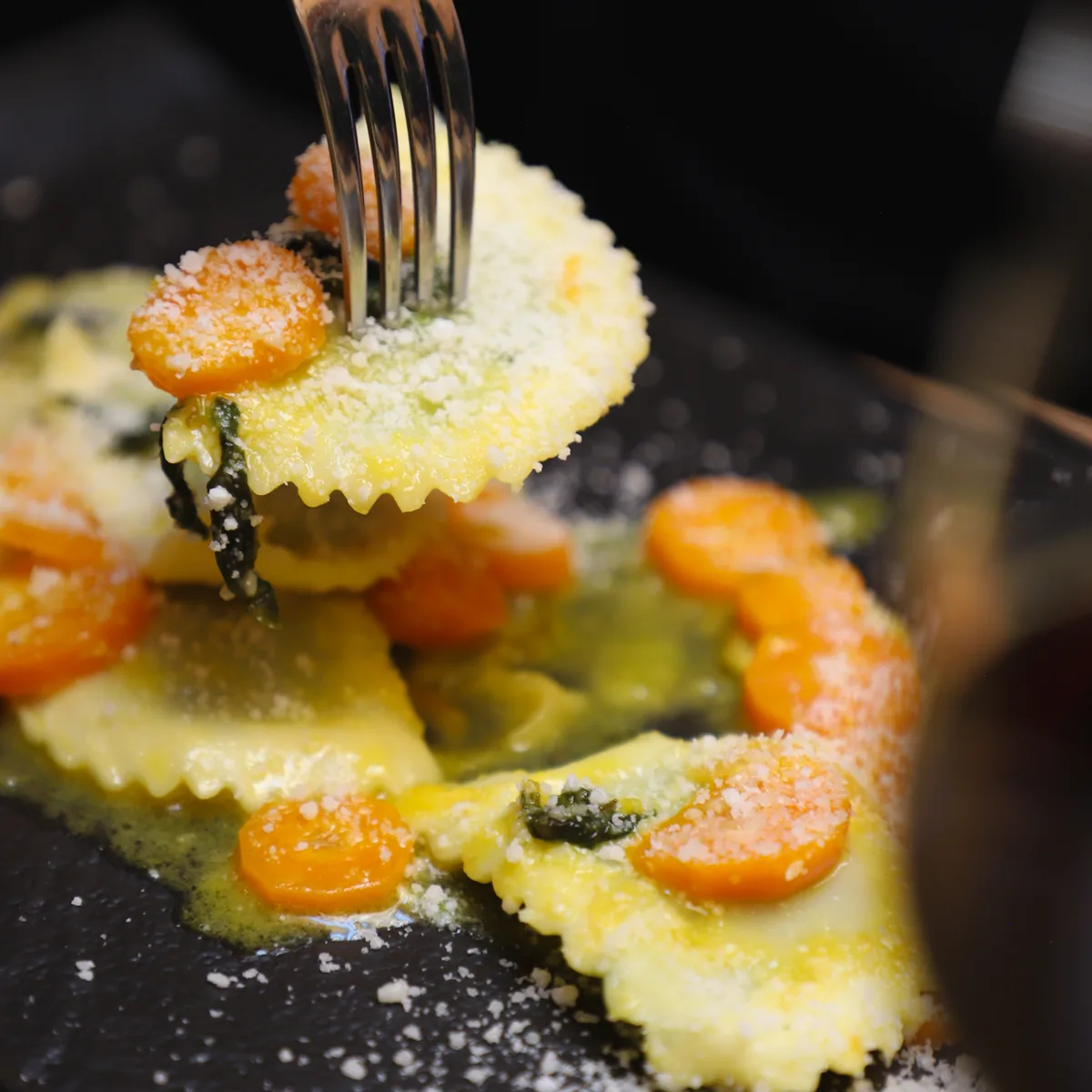 Ravioli di magro, un piatto di E Prie Rosse, ristorante genovese in via di Ravecca